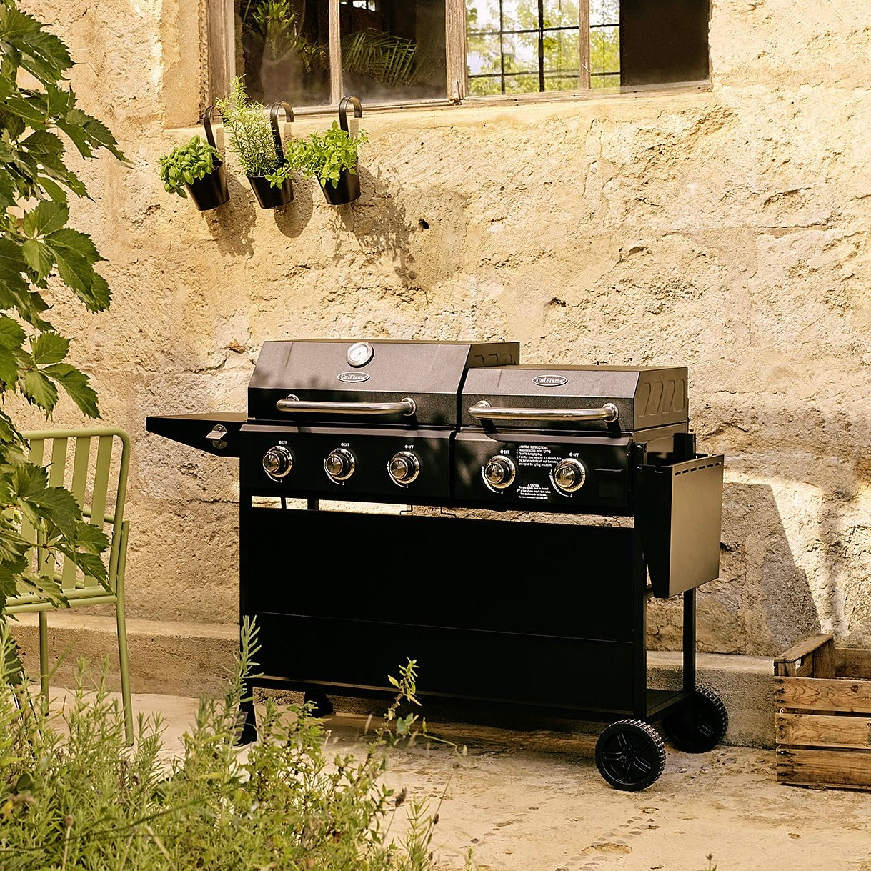 Black Uniflame Combo 5-Burner Propane Gas Grill & Griddle