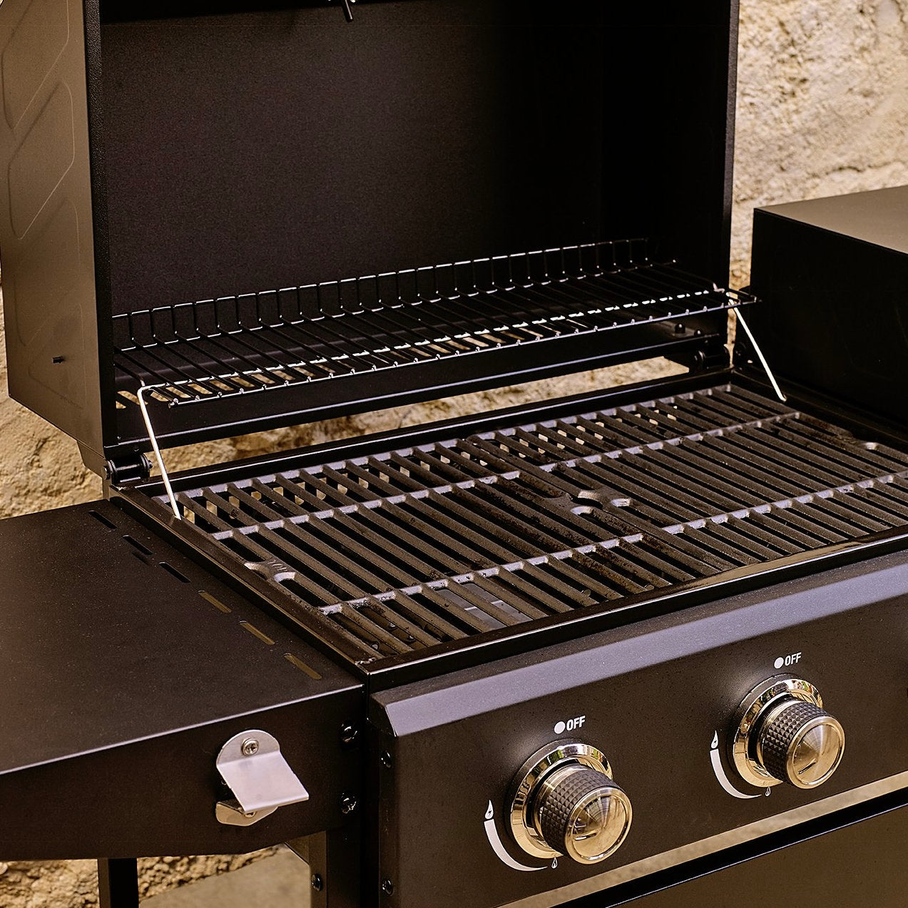 Black Uniflame Combo 5-Burner Propane Gas Grill & Griddle