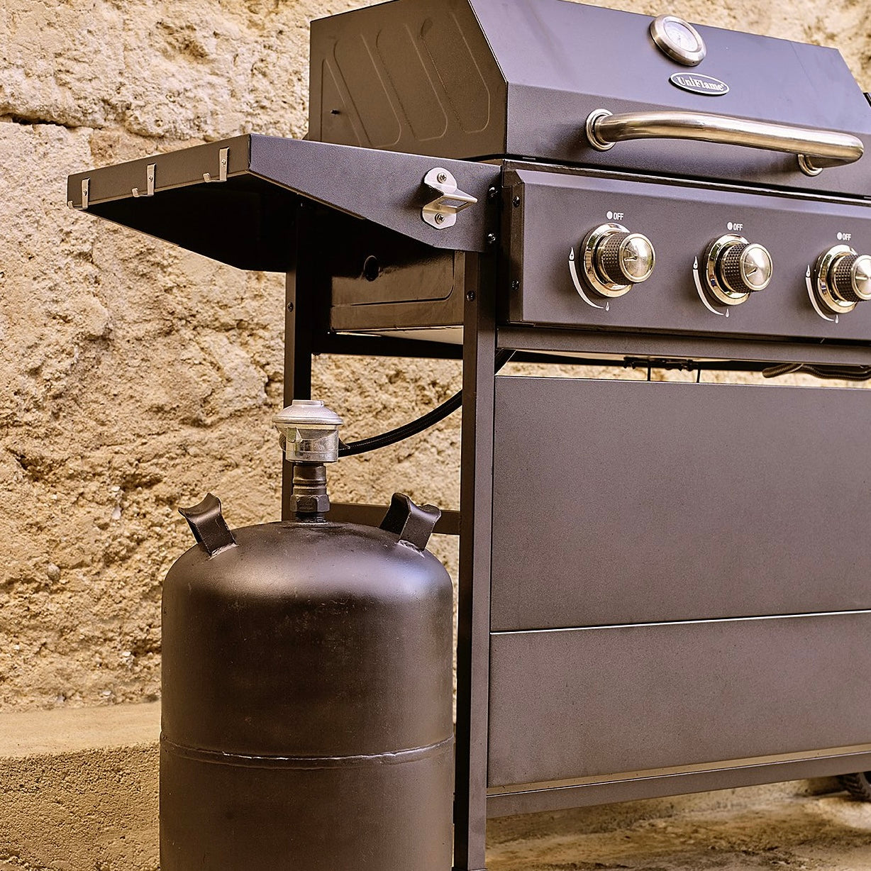 Black Uniflame Combo 5-Burner Propane Gas Grill & Griddle